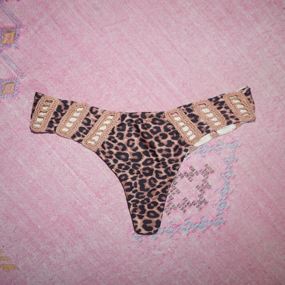 Acacia thong cut crochet leopard bottoms large
